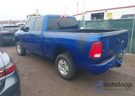 2019 Ram 1500 Classic Express 4X4 6'4 Box из США, поврежденный, VIN 1C6RR7FT6KS537350